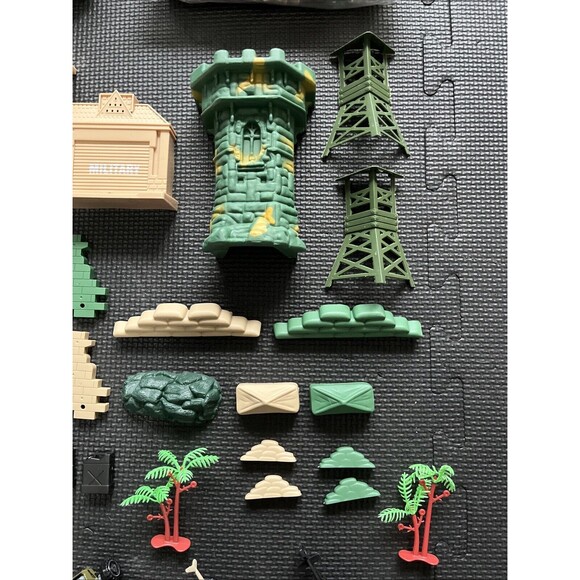 3 otters 120PCS Army Men Military Set, Army Men Toy Soldiers Military Figures - Picture 6 of 8